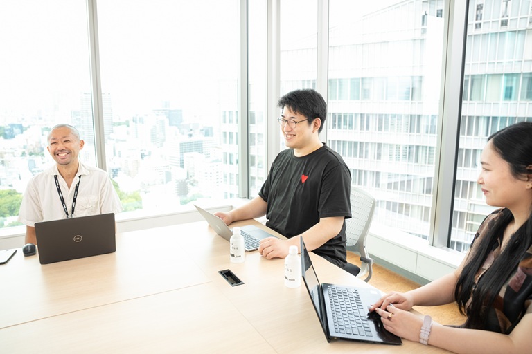 合同会社DMM.com様